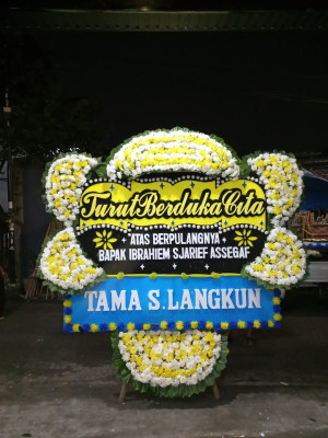 Papan Bunga Duka di Tangki